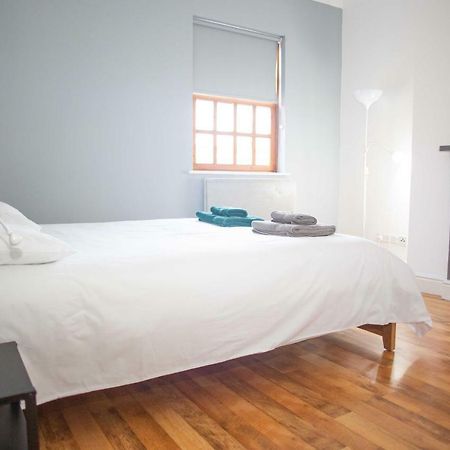 Quire Court Apartment Gloucester Exteriör bild