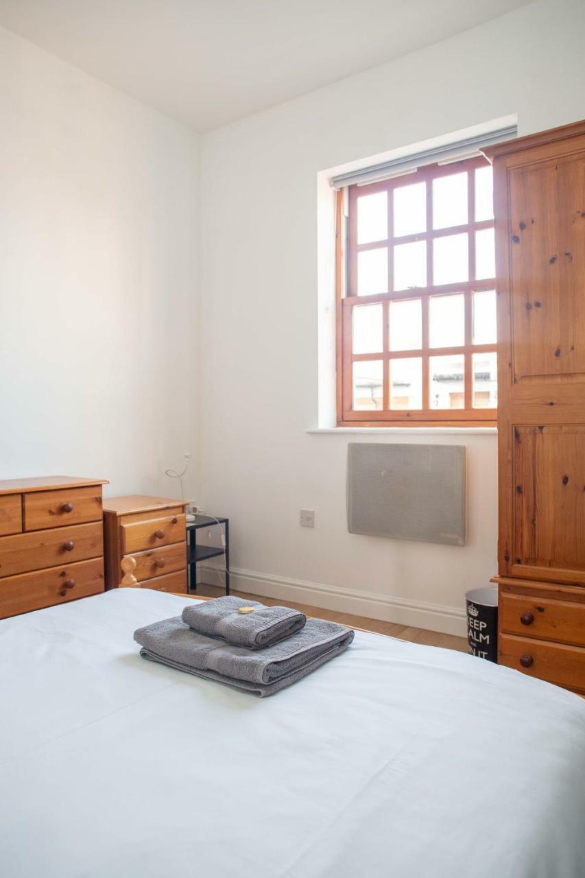 Quire Court Apartment Gloucester Exteriör bild