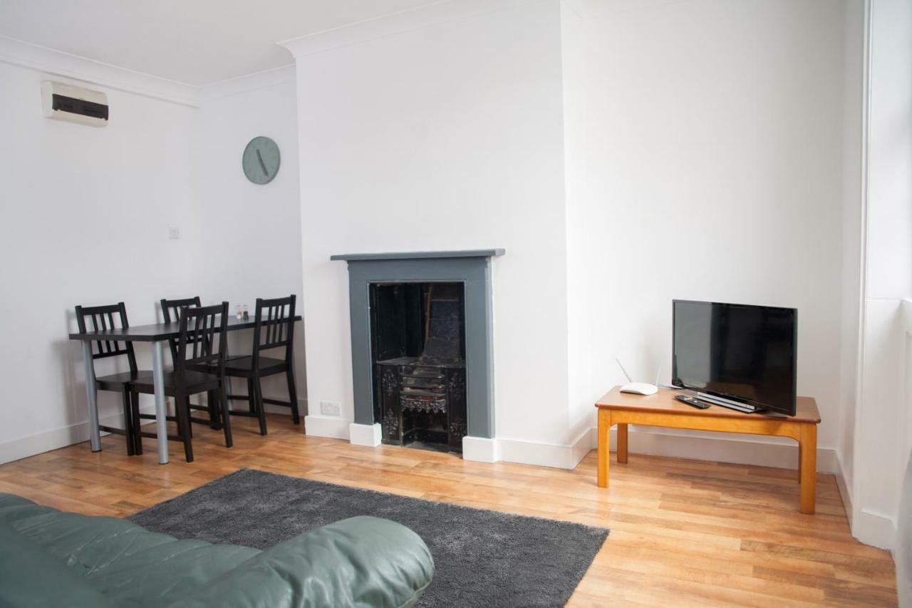 Quire Court Apartment Gloucester Exteriör bild